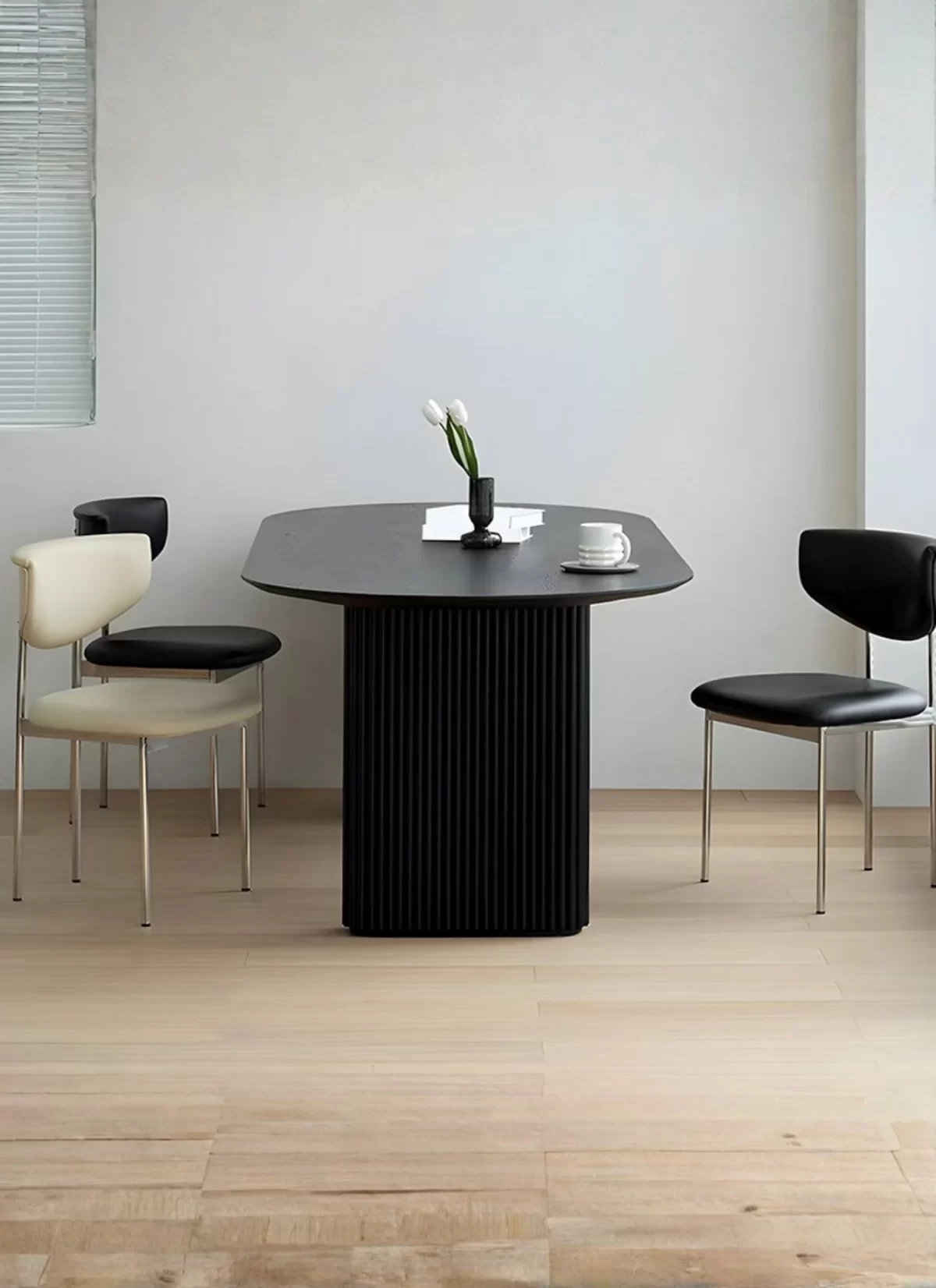 Vertura Zwart Eikenhouten Eettafel – MK 77 - Afbeelding 3